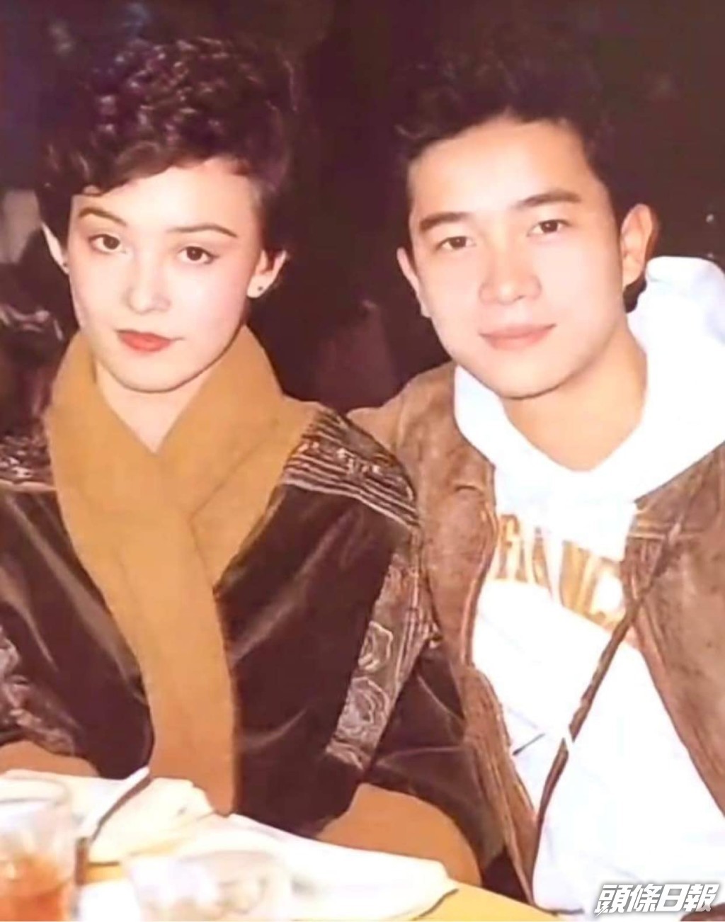 翁靜晶與已故歌手陳百強。